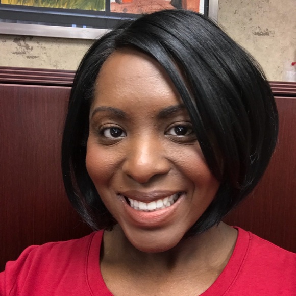 Meet your Posher, Lisa - Picture 1 of 1